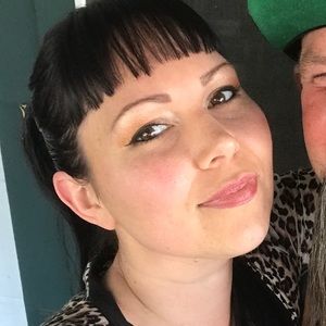 Meet your Posher, Tina